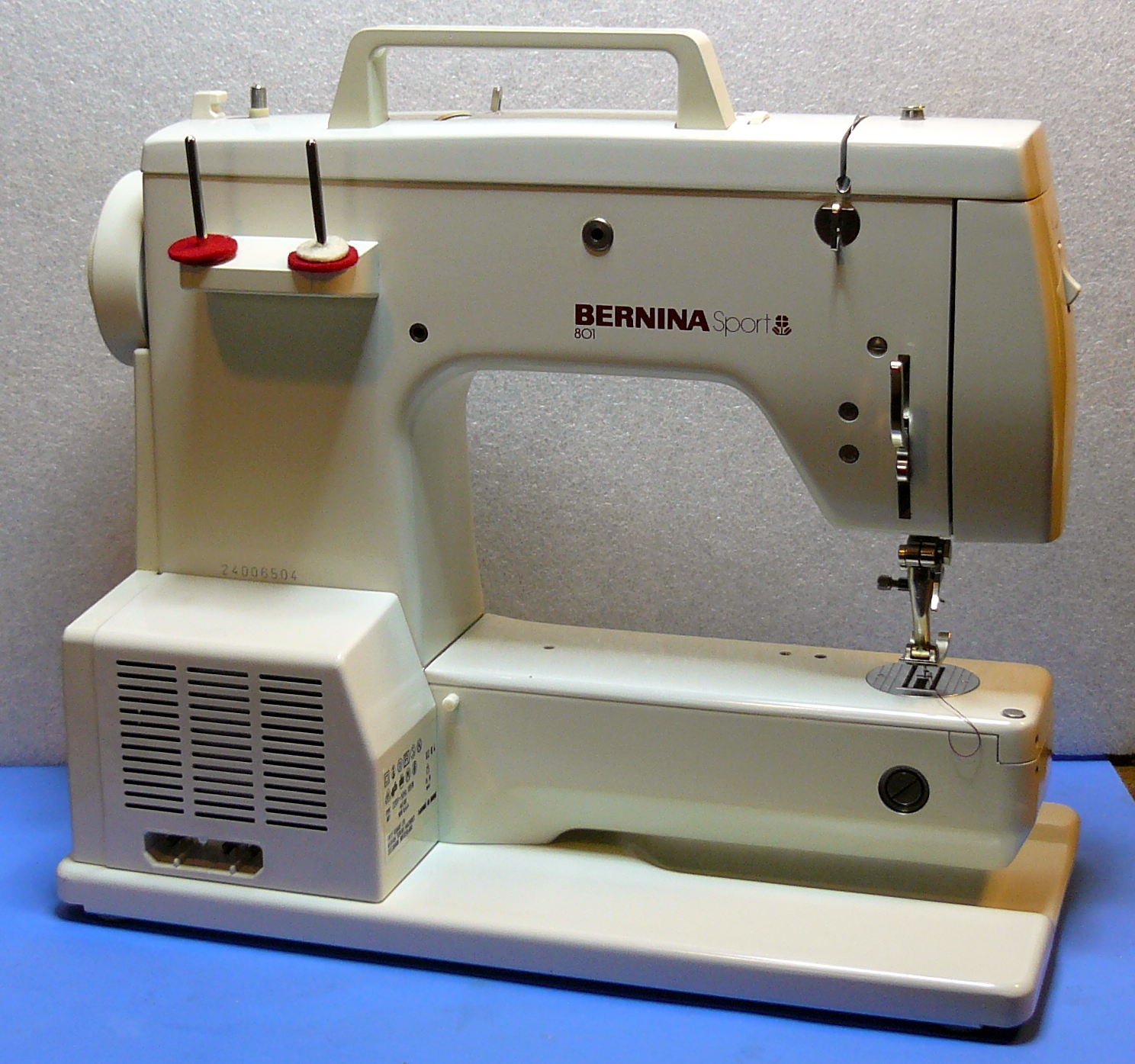 Machine à coudre Bernina 801, arrière