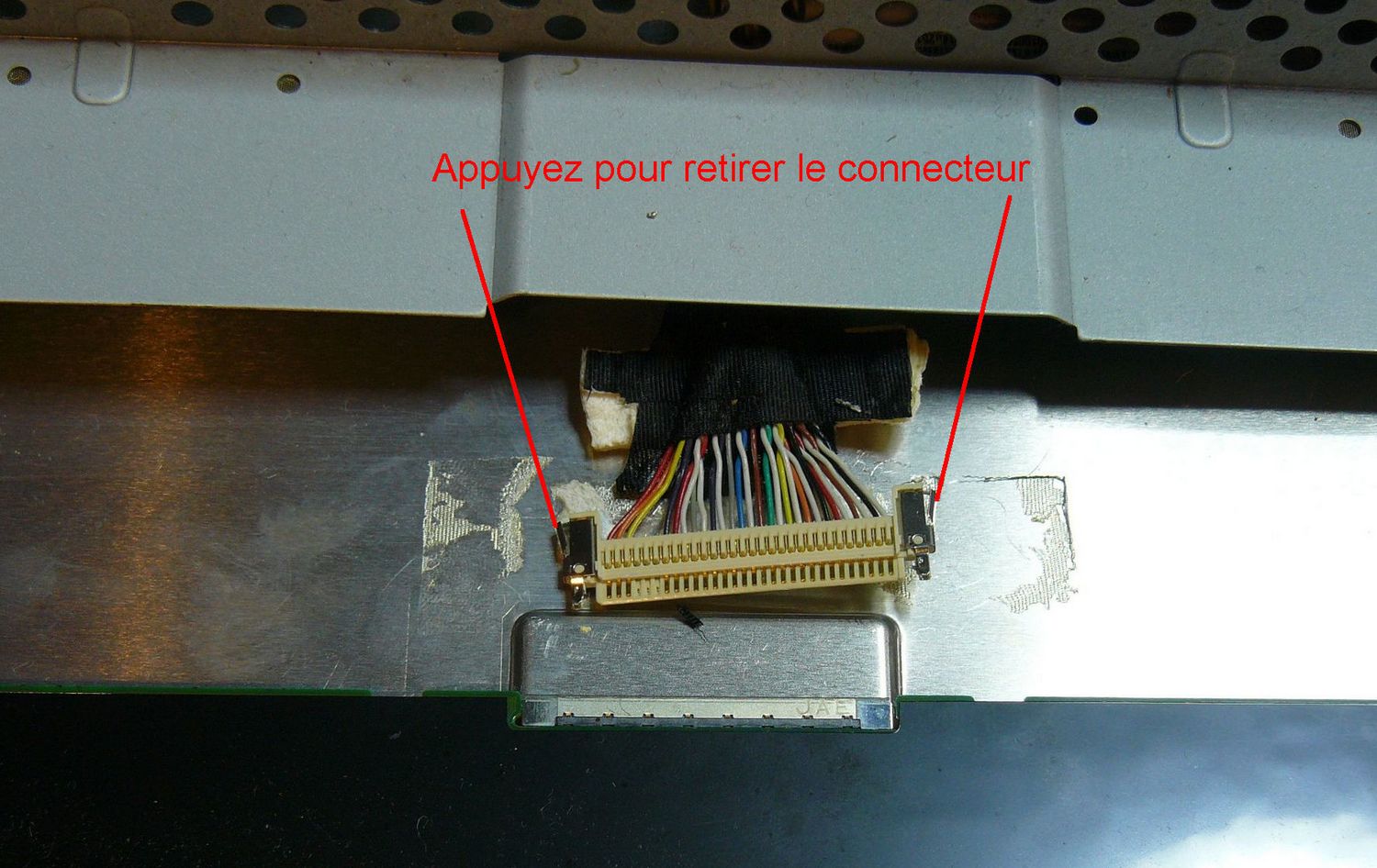 Dell S2209WB, connecteur écran débranché