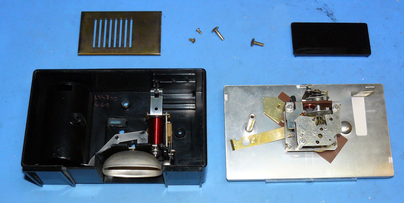 Jaz Jazistor drilic, mecanisme démonté, intérieur boitier