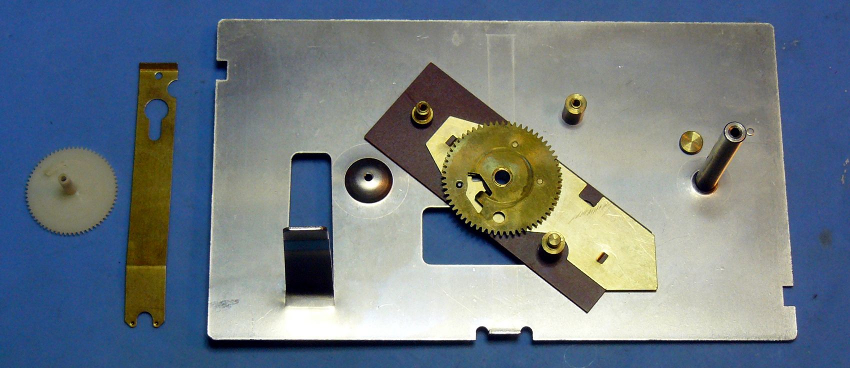 Jaz Jazistor drilic, mecanisme démonté, roue des heures sortie