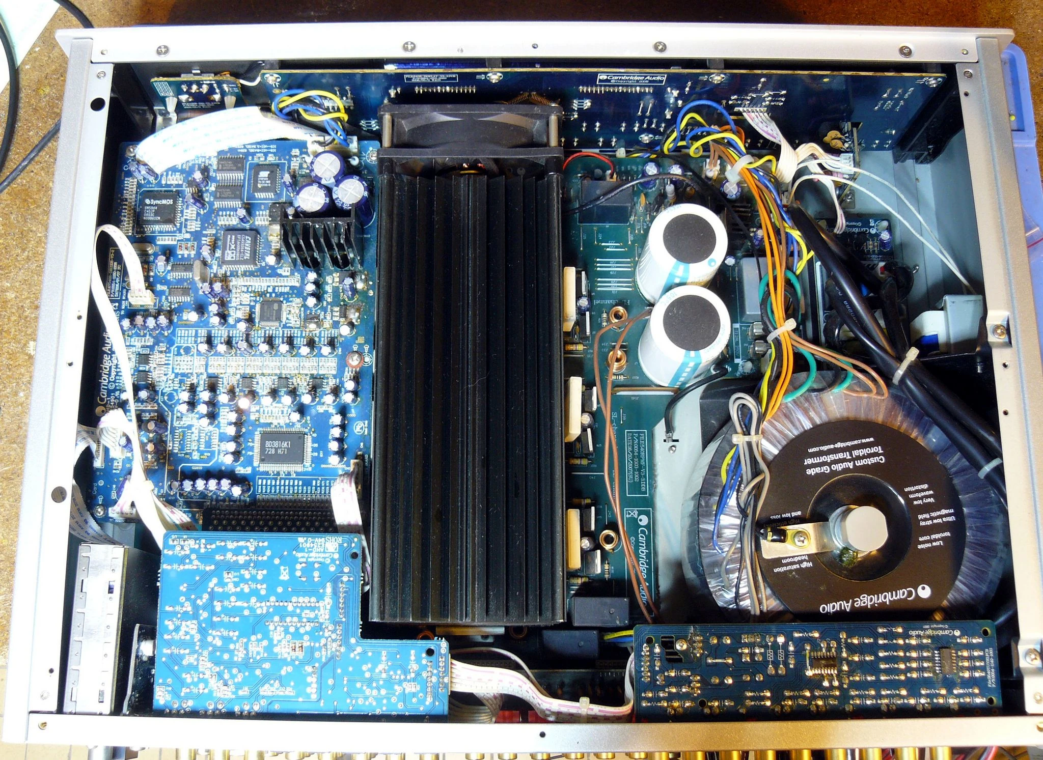 CAMBRIDGE AZUR 540R dessus 2