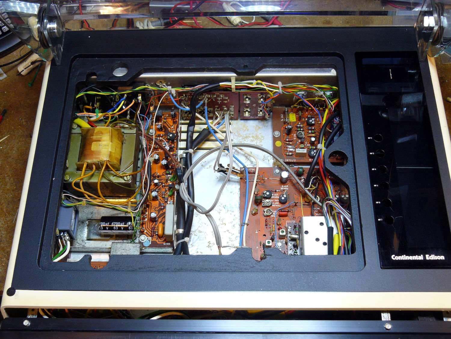 Continental Edison CT9537, en cours de remontage