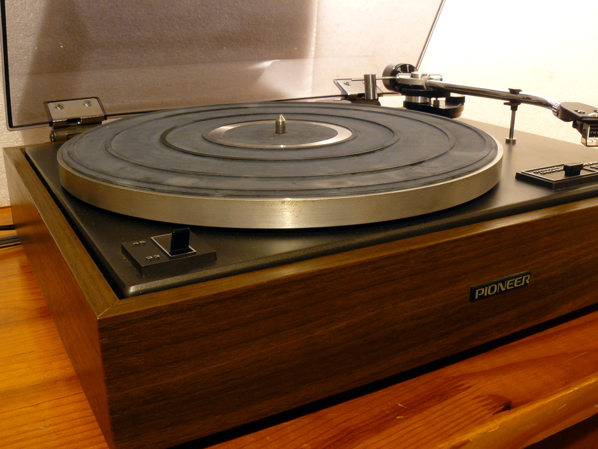 Pioneer PL12D, détail bras et plateau