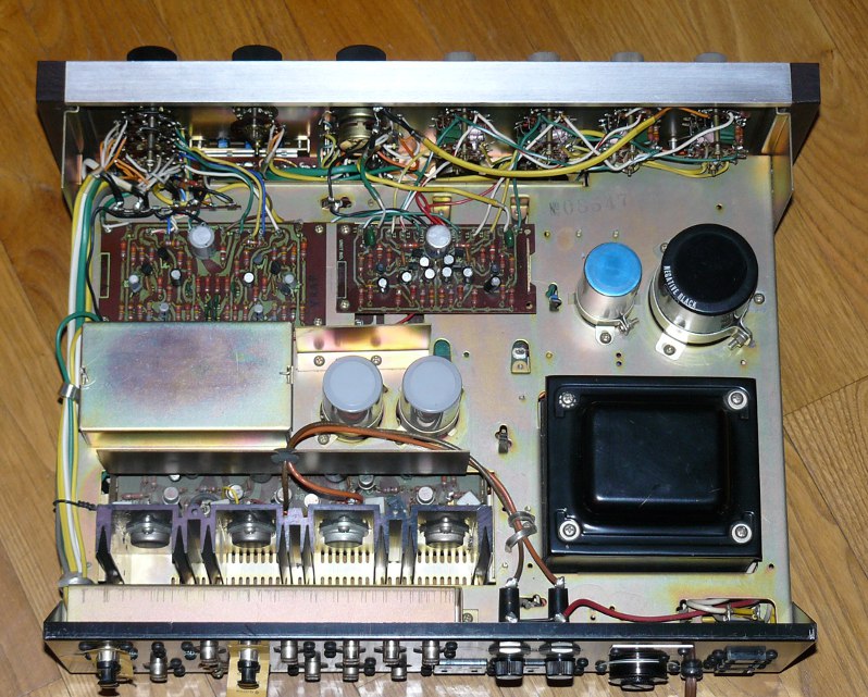 Pioneer SA900, intérieur