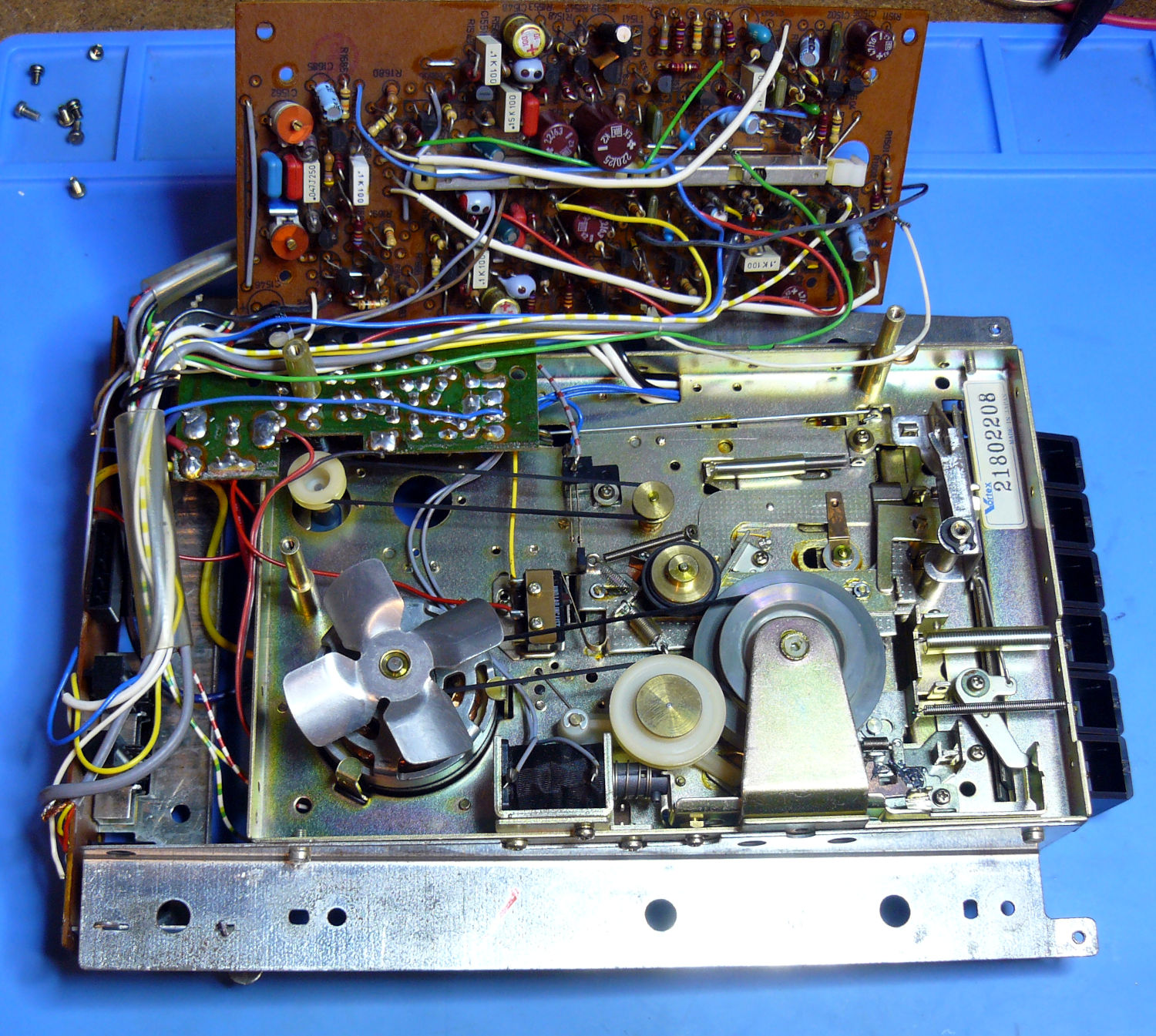 SABA Stereo Compact 963, platine PE3044, magnétophone dessous