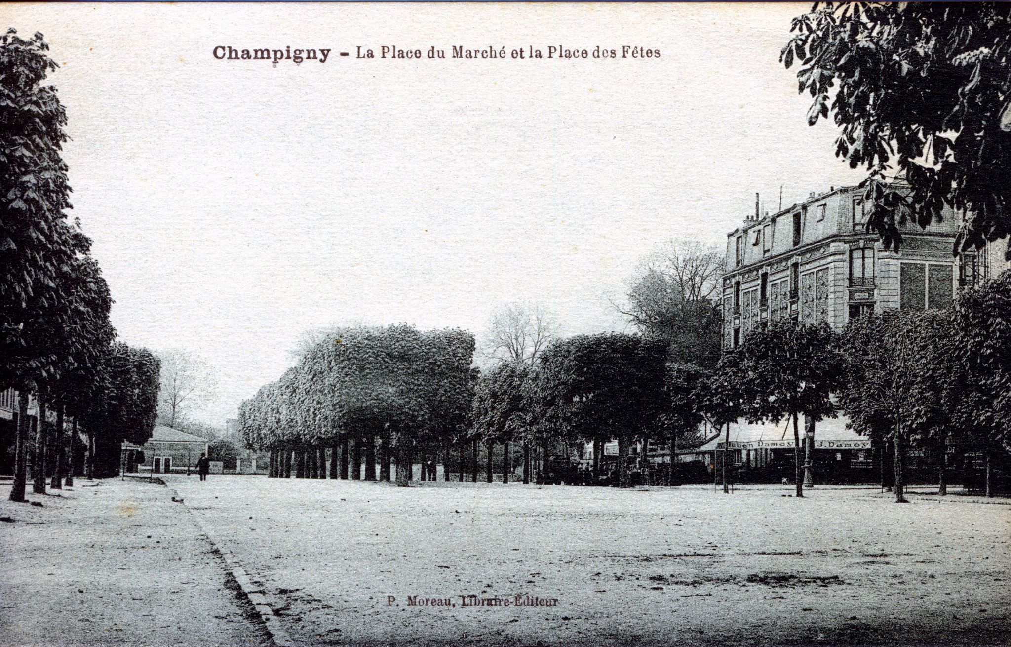 Champigny sur Marne, la place du marché et la place des fêtes