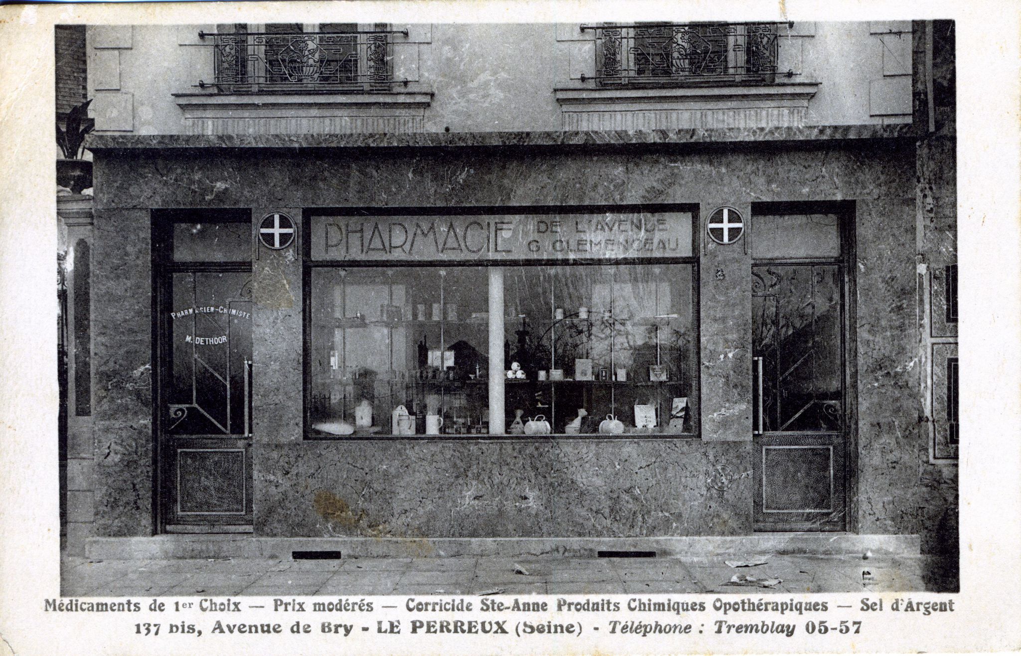 Le Perreux. Pharmacie de l'avenue G. Clémenceau