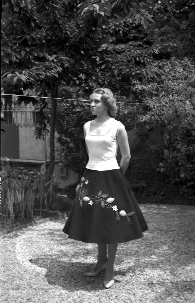 Monique Laruelle au Perreux, 1958