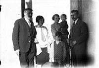 1928, René Laruelle, sa femme Simone, sa fille Thérèse et famille, au Caire en Egypte