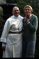 1977, Soeur Thérèse du Christ (Anna Van den Eynde) et Thérèse Laruelle-Tamalet