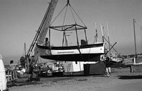 1974, mise à l'eau d'un Canot à Port Joinville