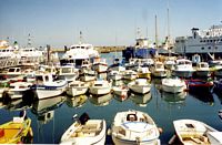 2002, une vue du port de Port Joinville