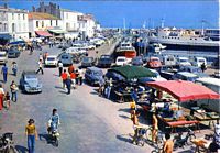 Années 1960, Jour de marché à Port Joinville (Carte postale)