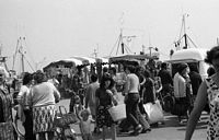 Années 1970, jour de marché à Port Joinville 