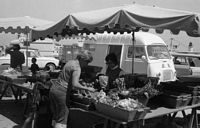Années 1970, jour de marché à Port Joinville, Thérèse Groisard
