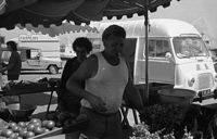 Années 1970, jour de marché à Port Joinville